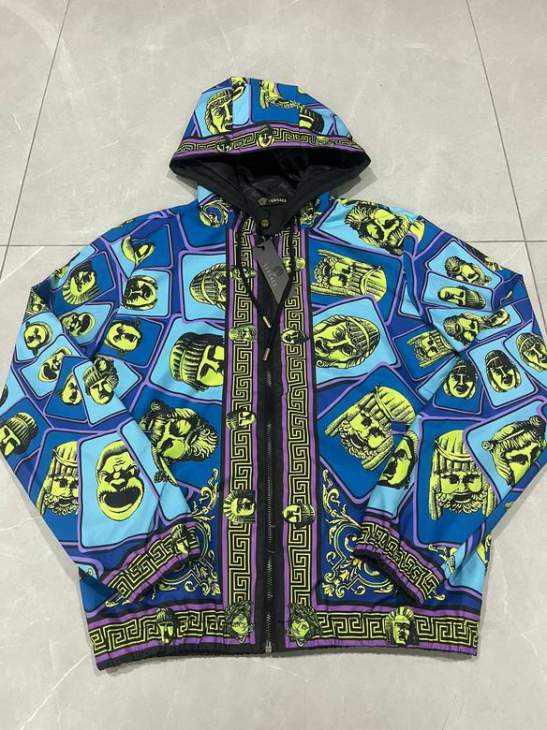 Picture of Versace Jackets _SKUVersaceM-3XLzon2029787